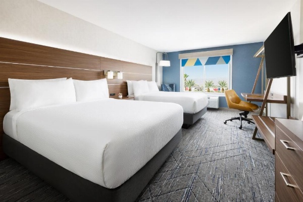 Holiday Inn Express Las Vegas South image 16