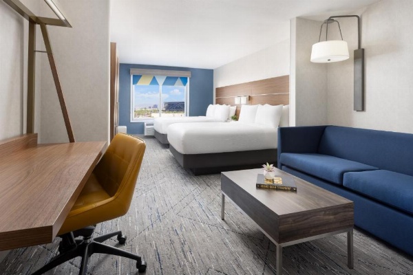 Holiday Inn Express Las Vegas South image 8